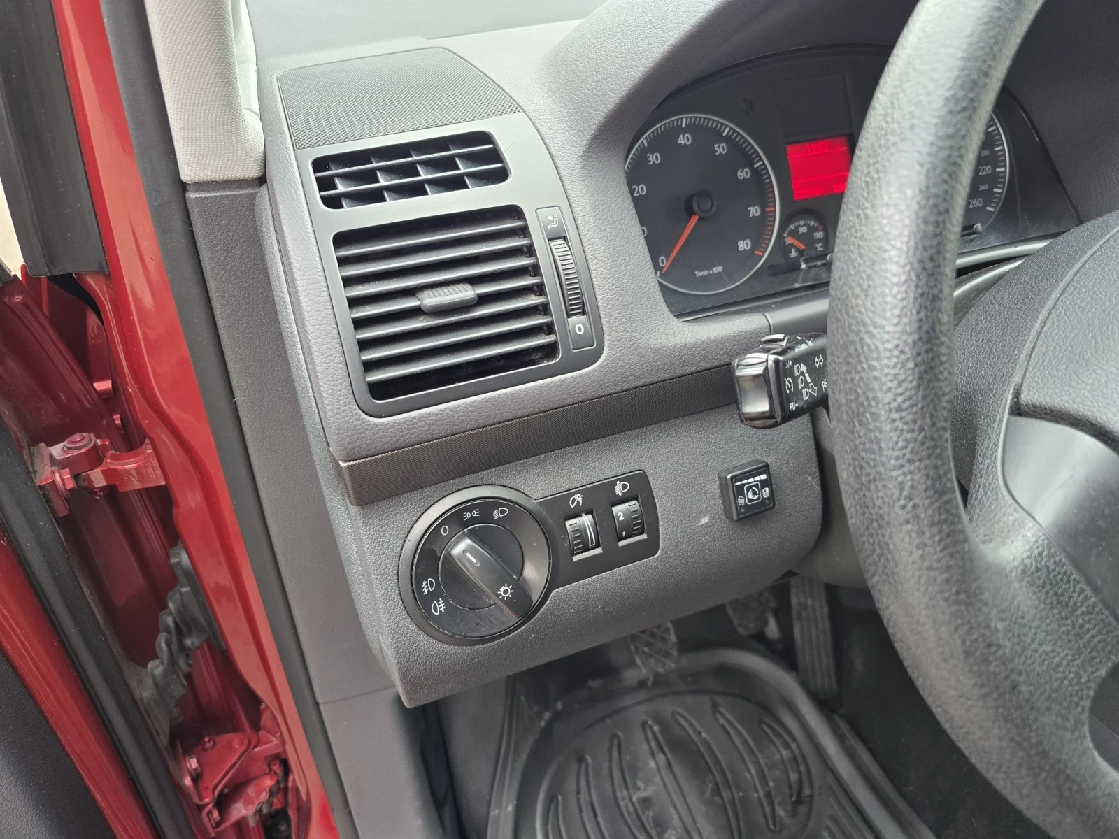 VW Touran 1.6 BFUELg - изображение 4