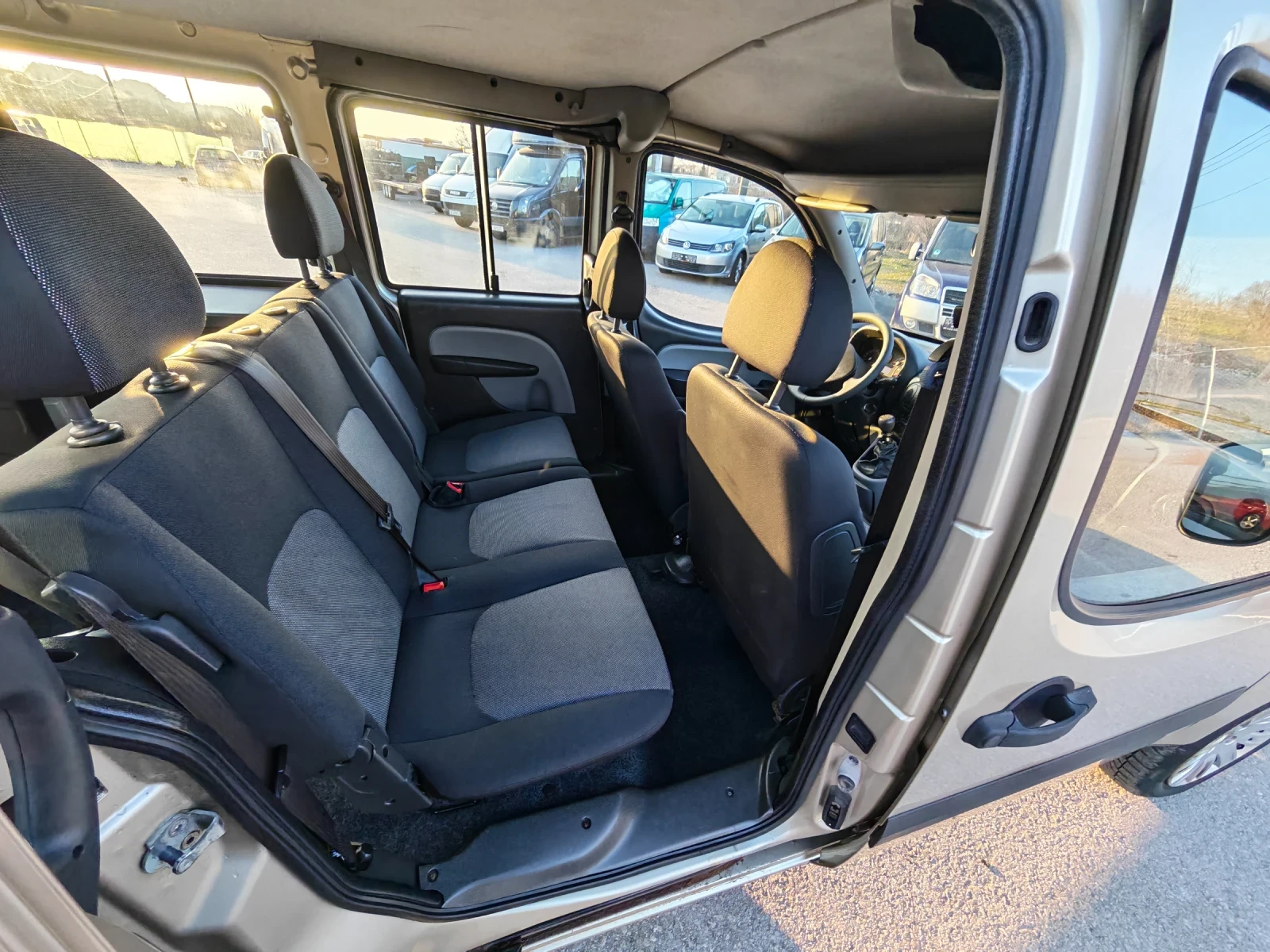 Fiat Doblo 1.4i * CLIMA* FaceLift, снимка 9 - Автомобили и джипове - 53716929