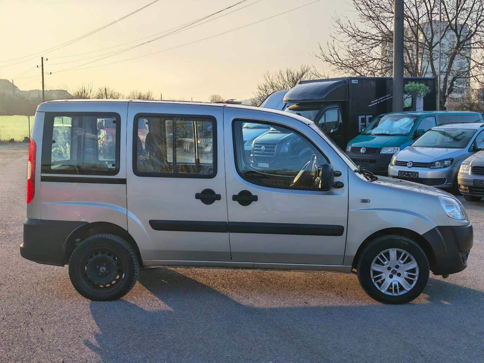 Fiat Doblo 1.4i * CLIMA* FaceLift, снимка 6 - Автомобили и джипове - 53716929