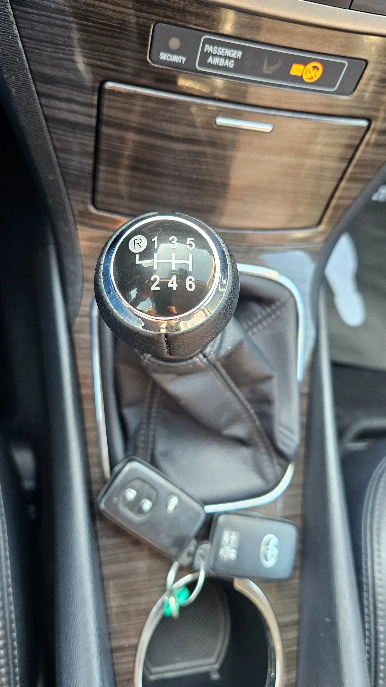 Toyota Avensis NAVI---KAMERA---TOPP - изображение 7