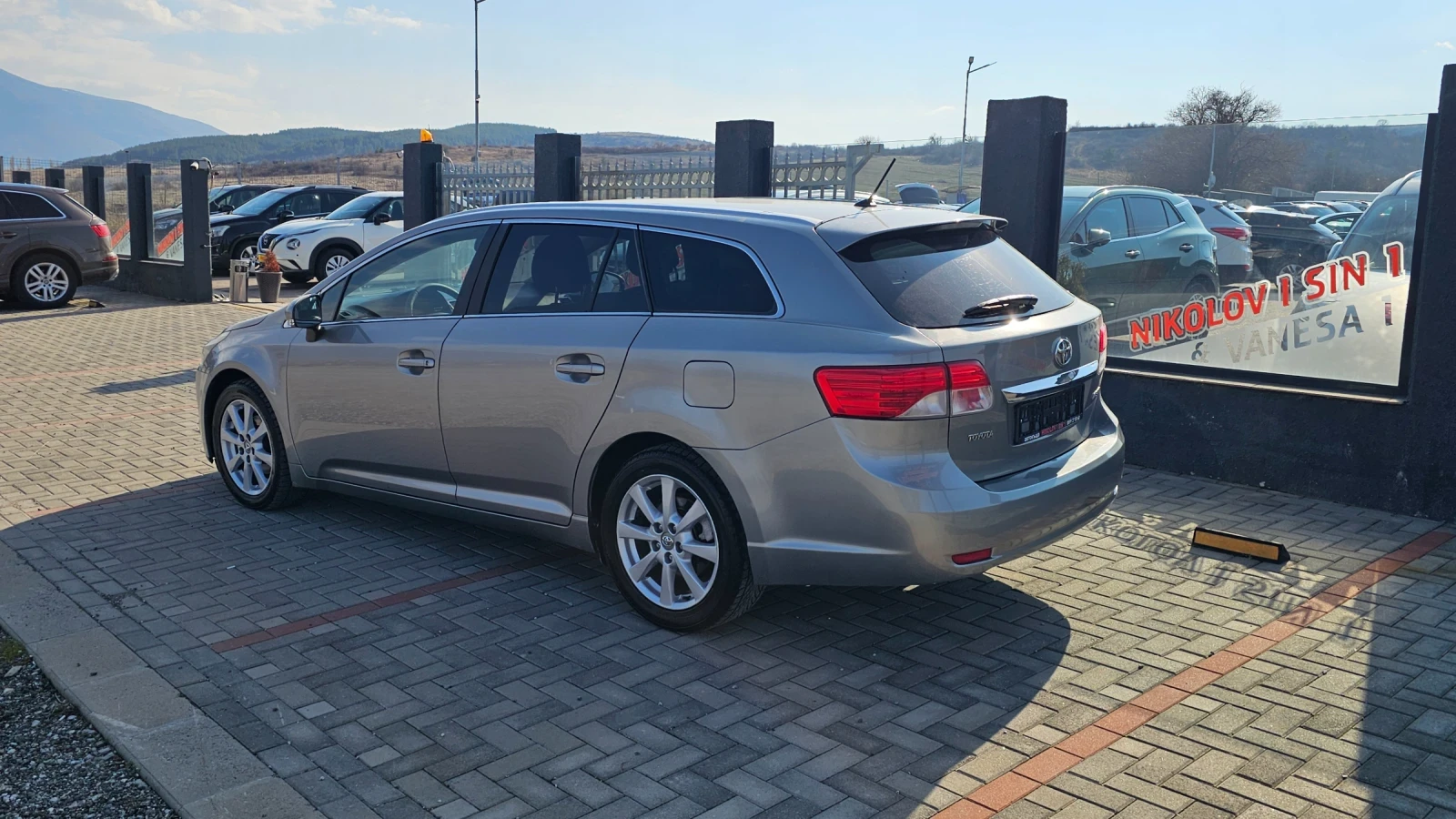 Toyota Avensis NAVI---KAMERA---TOPP - изображение 3