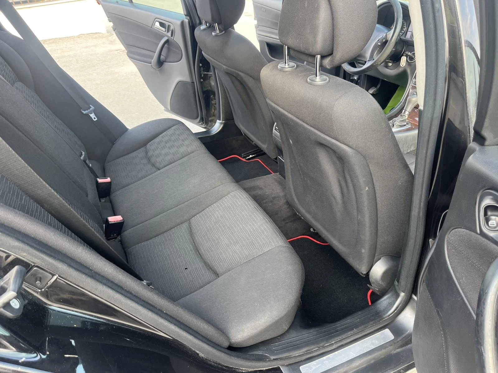 Mercedes-Benz C 220 FACE 2.2CDI 150кс АВТОМАТ  АВТОПИЛОТ КЛИМАТРОНИК, снимка 9 - Автомобили и джипове - 53880585