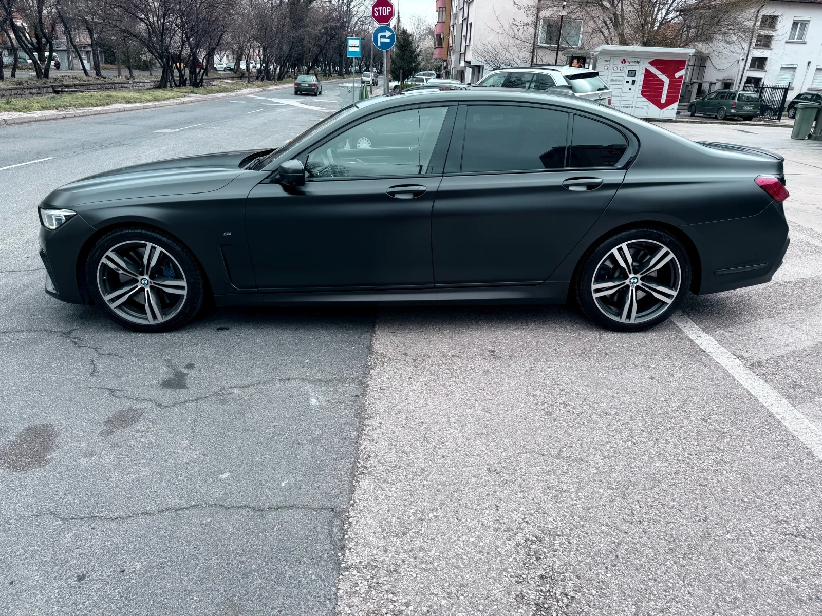 BMW 750 xDrive INDIVIDUAL / FULL / B&W / HUD / �� | Mobile.bg � ����������� 2
