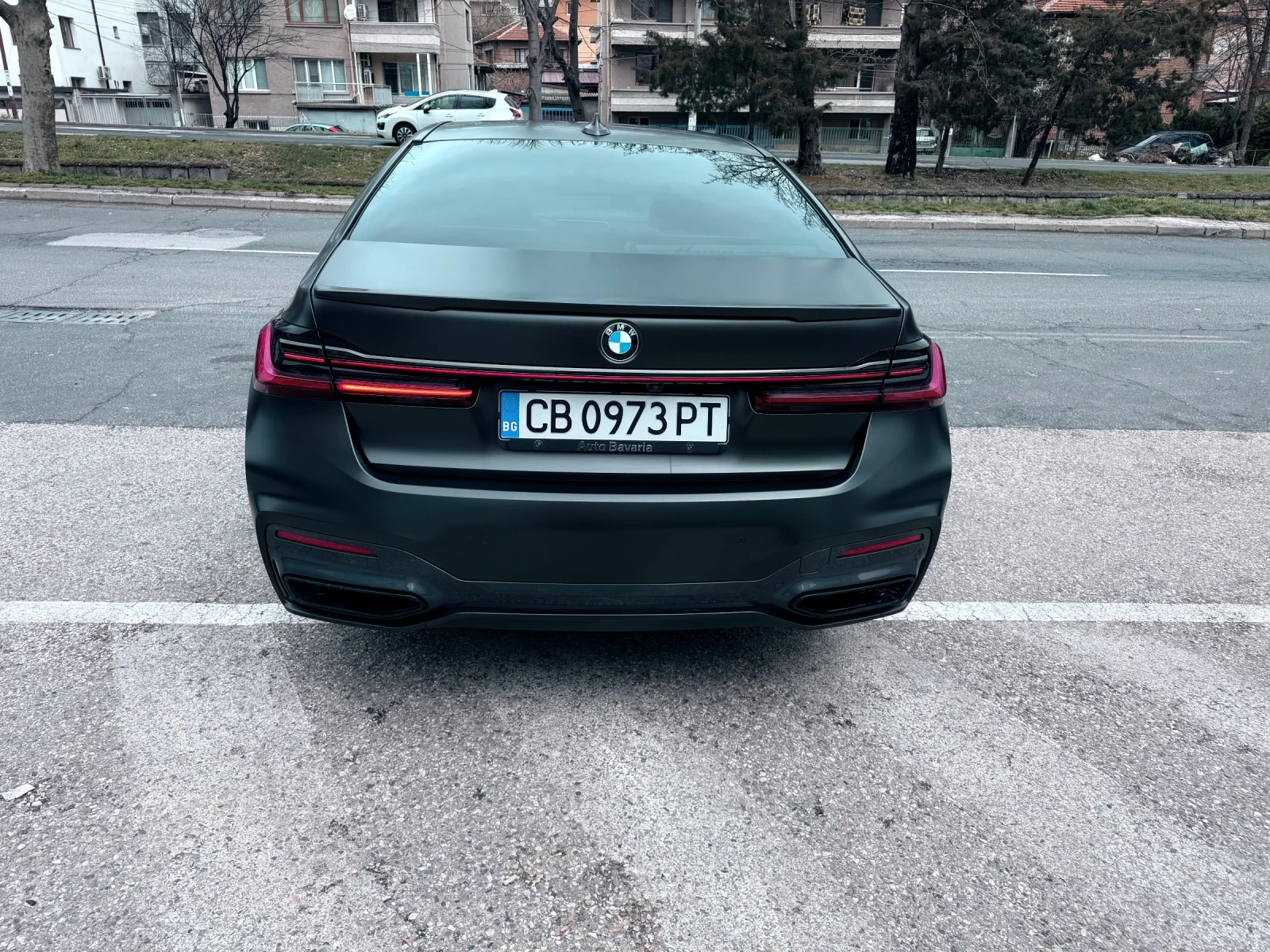 BMW 750 xDrive INDIVIDUAL / FULL / B&W / HUD / �� | Mobile.bg � ����������� 3