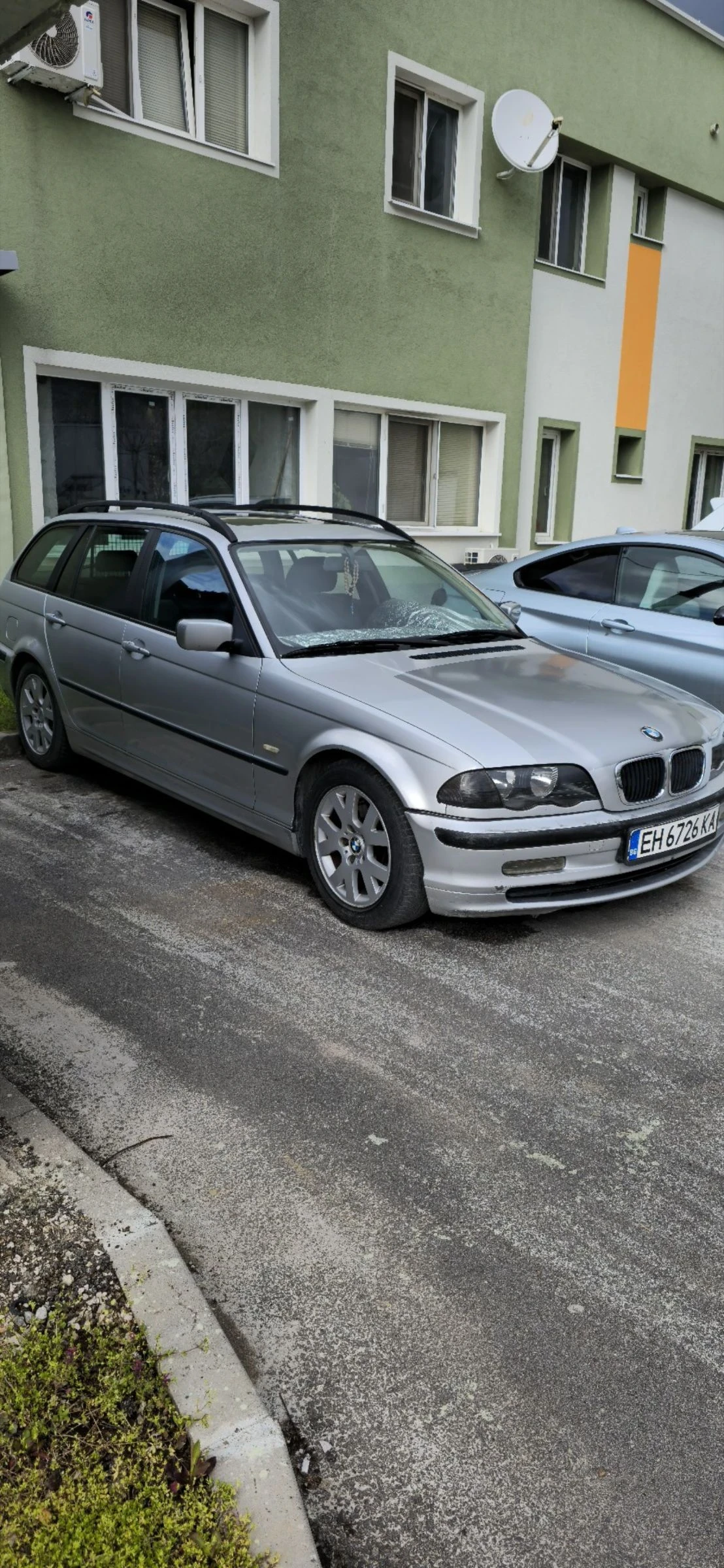 BMW 320, снимка 4 - Автомобили и джипове - 54082285