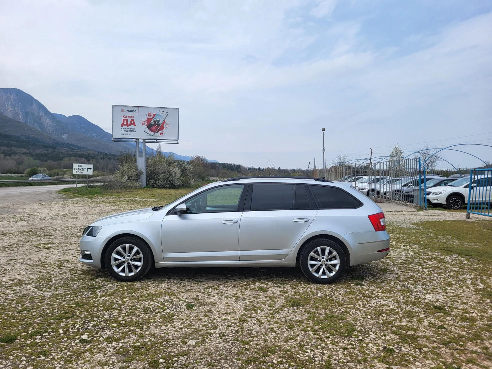 Skoda Octavia 1.6TDi DSG, снимка 2 - Автомобили и джипове - 54202293