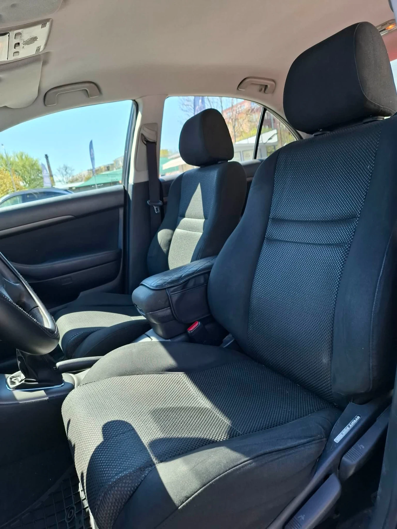 Toyota Avensis 1.8 бензин/газ, снимка 5 - Автомобили и джипове - 54244862