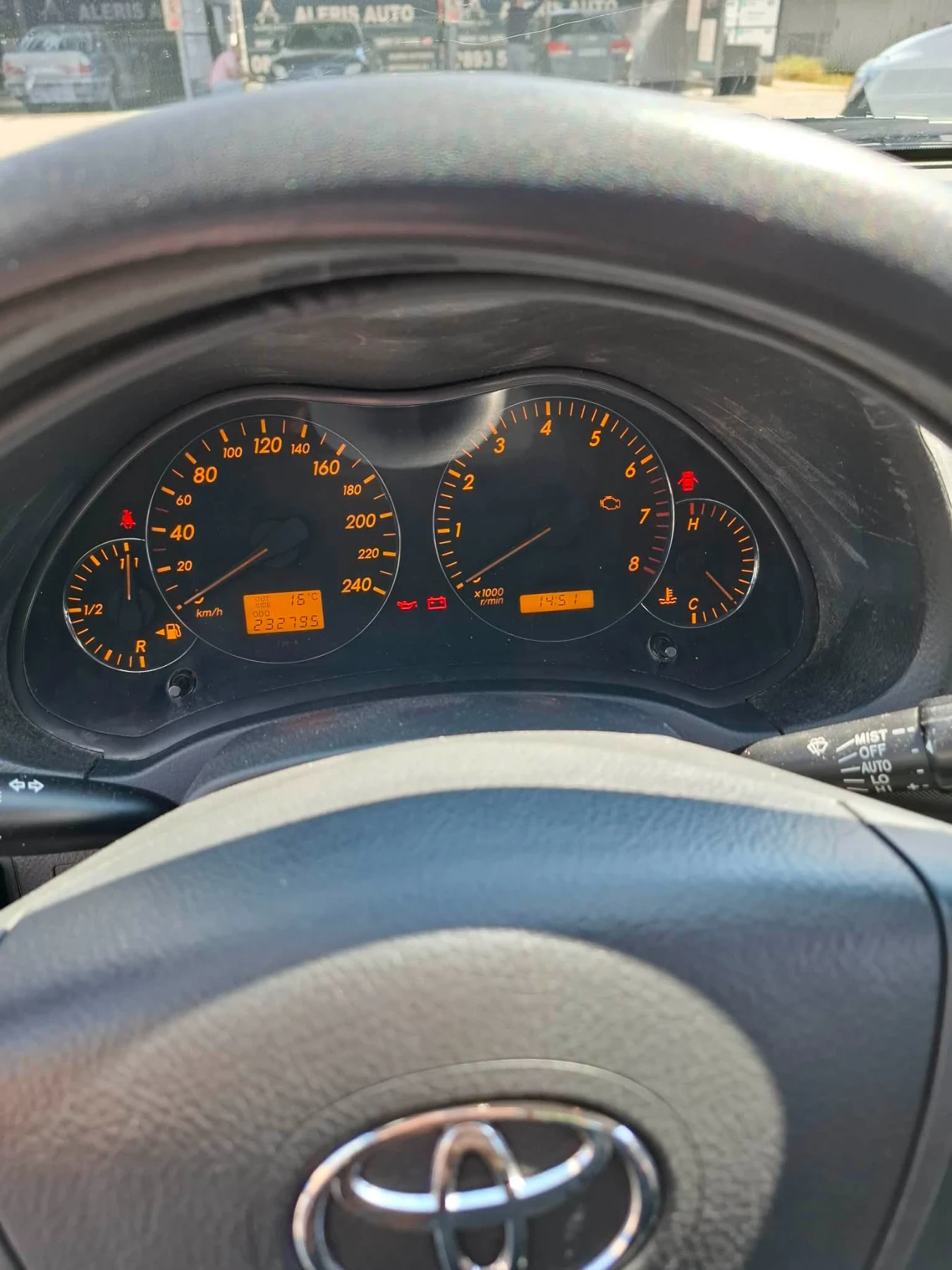 Toyota Avensis 1.8 бензин/газ, снимка 7 - Автомобили и джипове - 54244862