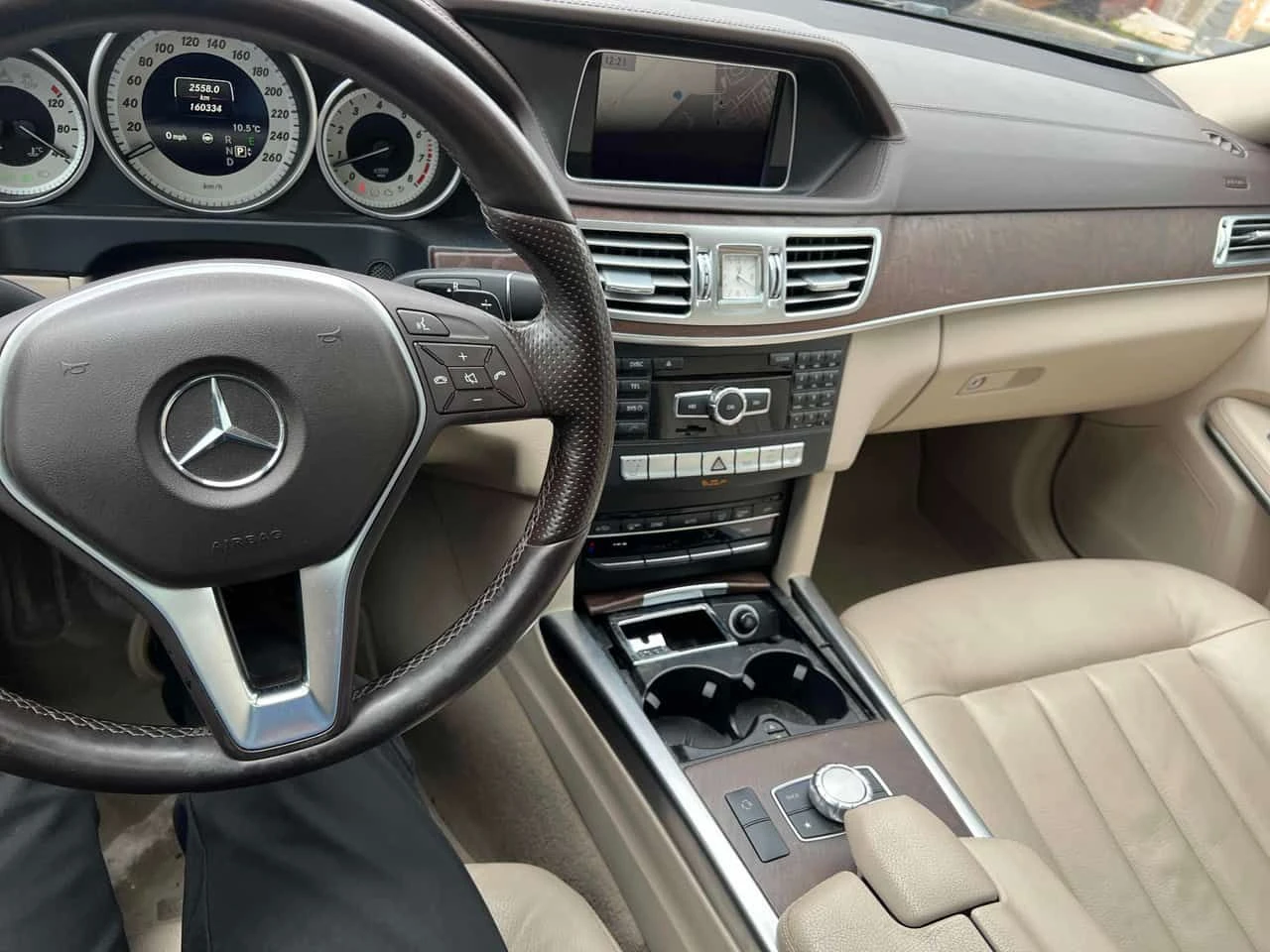 Mercedes-Benz E 400 4MATIC* DISTRONIC* HARMAN/KARDON* , снимка 9 - Автомобили и джипове - 54371243