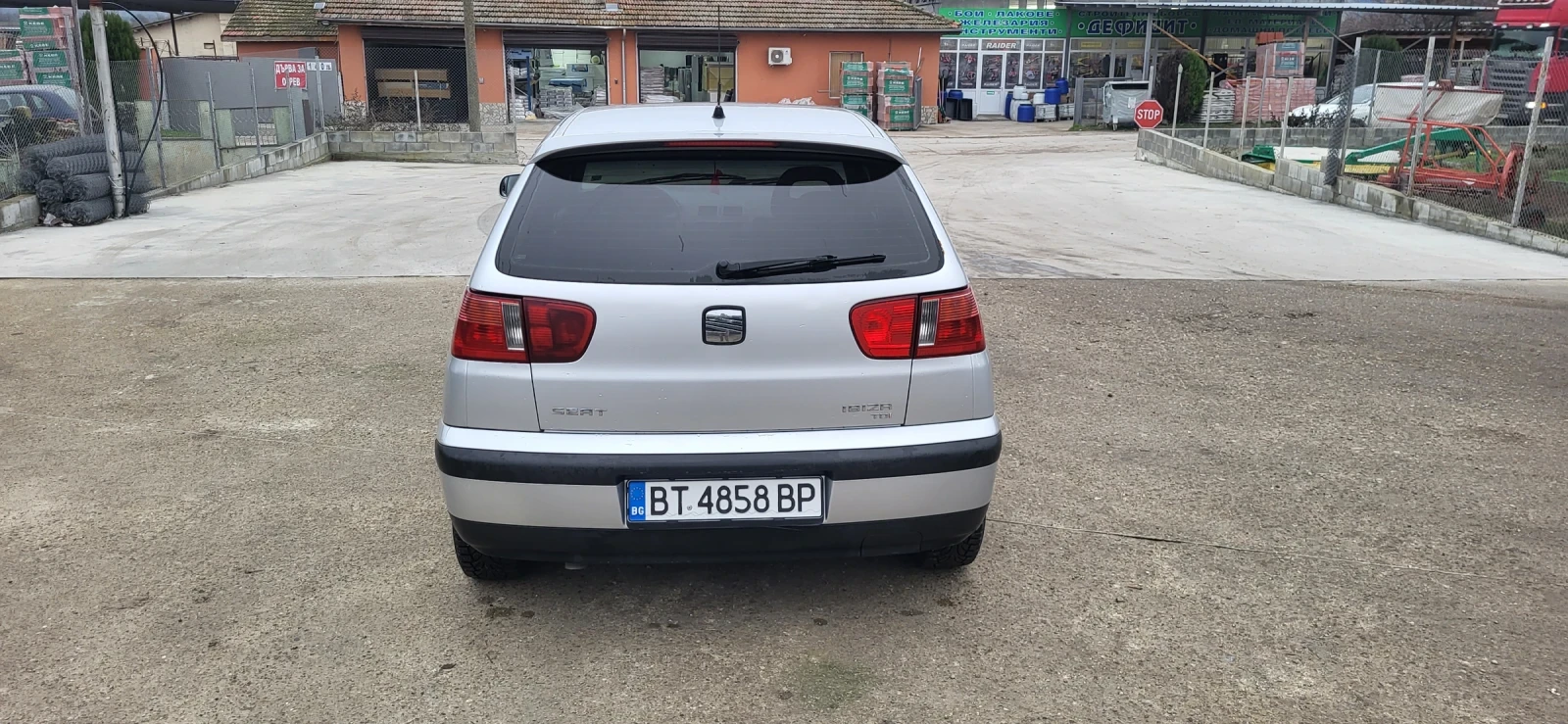 Seat Ibiza, снимка 6 - Автомобили и джипове - 54820884