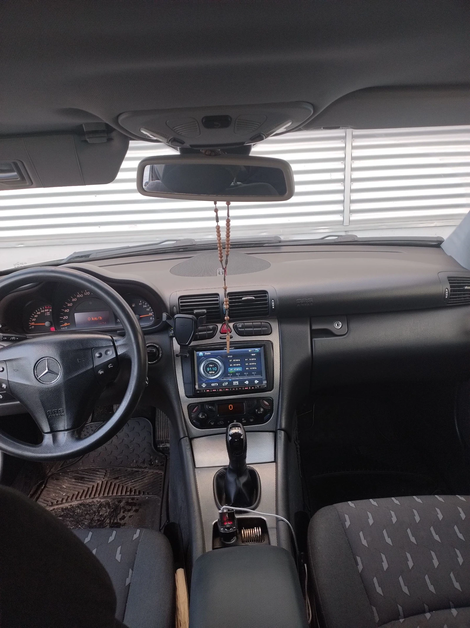Mercedes-Benz C 200 2.0 компресор, снимка 7 - Автомобили и джипове - 54899814
