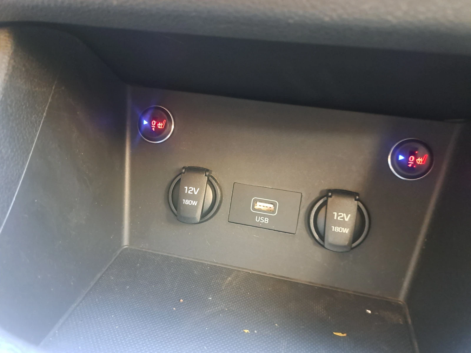 Hyundai I30 1.5 benzin за обикновена Газ, снимка 7 - Автомобили и джипове - 55057450