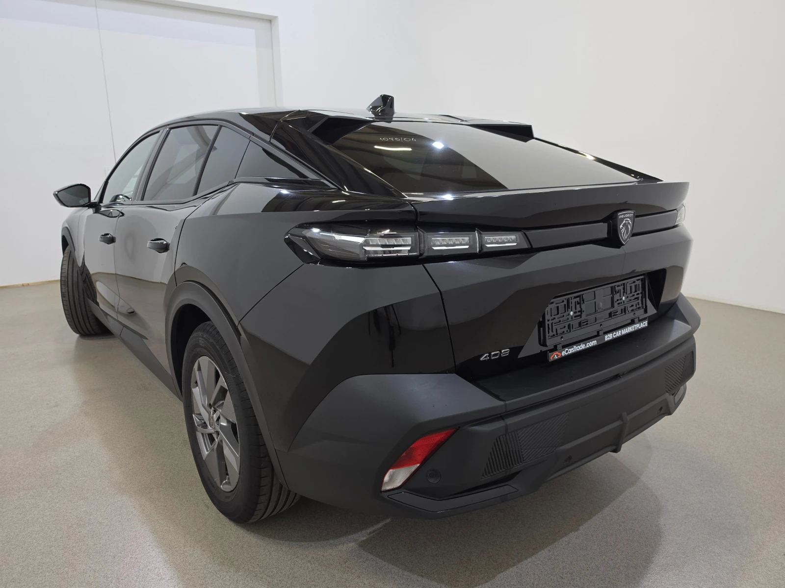 Peugeot 408 1.2 PureTech MHEV Allure Aut. LED-Xenon, снимка 6 - Автомобили и джипове - 55136243