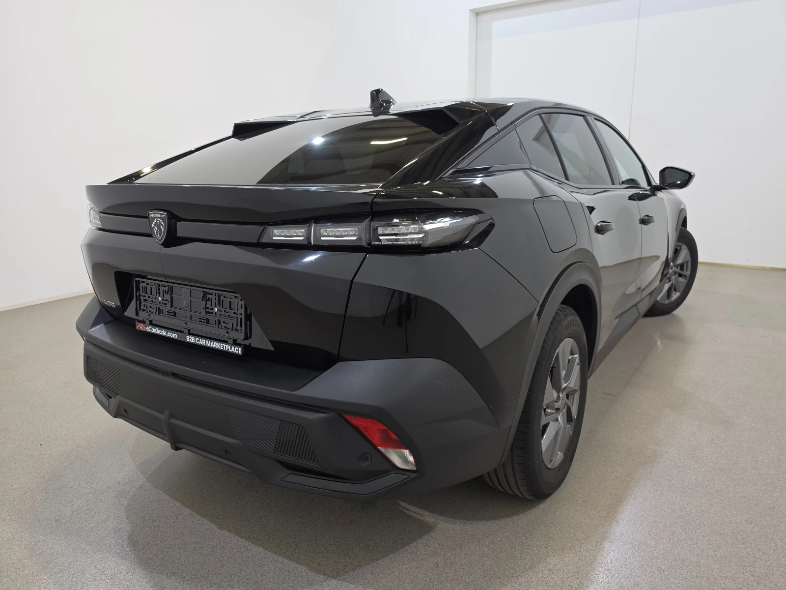 Peugeot 408 1.2 PureTech MHEV Allure Aut. LED-Xenon, снимка 7 - Автомобили и джипове - 55136243