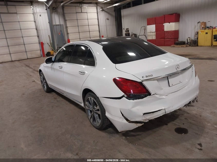 Mercedes-Benz C 300 2.0l 4Matic, снимка 3 - Автомобили и джипове - 55570795