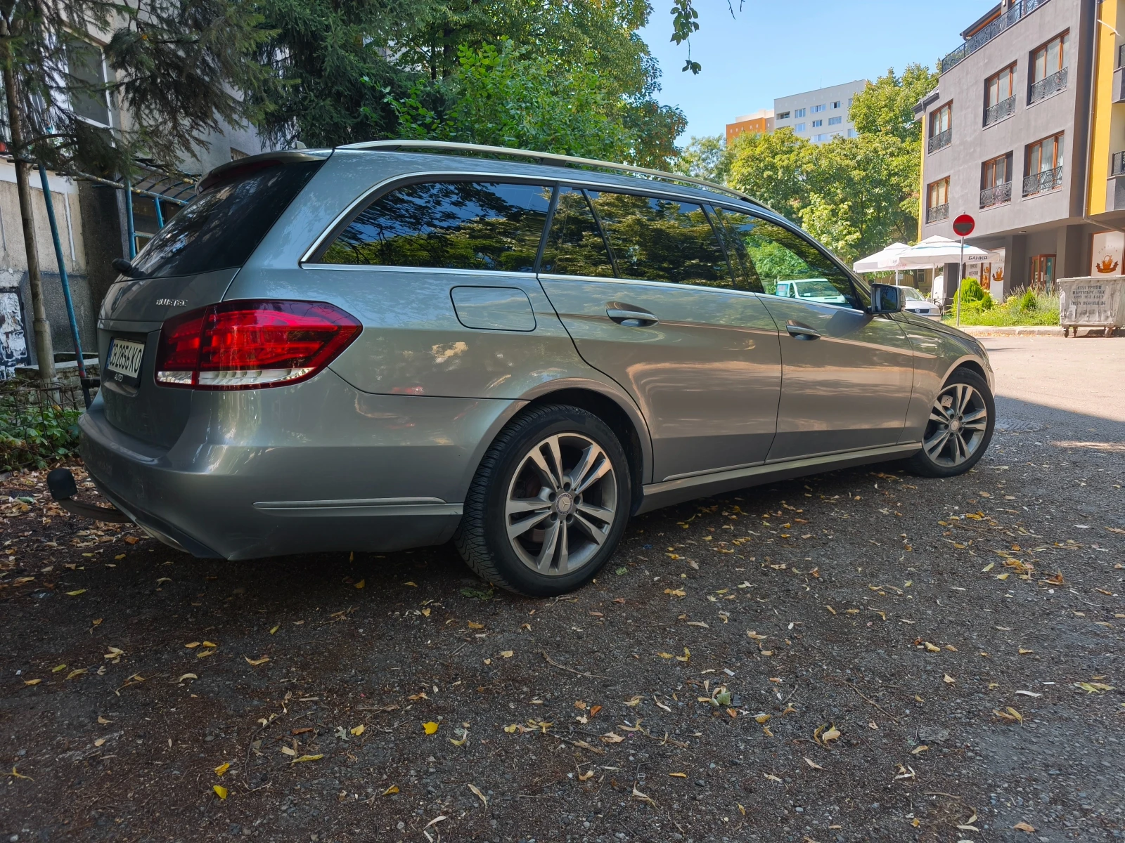 Mercedes-Benz E 350 Bluetec, снимка 5 - Автомобили и джипове - 55978144