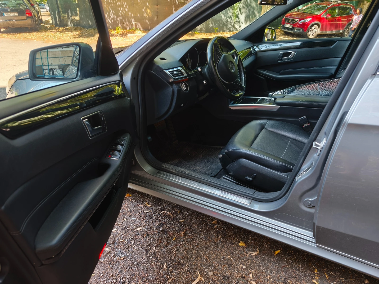 Mercedes-Benz E 350 Bluetec, снимка 7 - Автомобили и джипове - 55978144