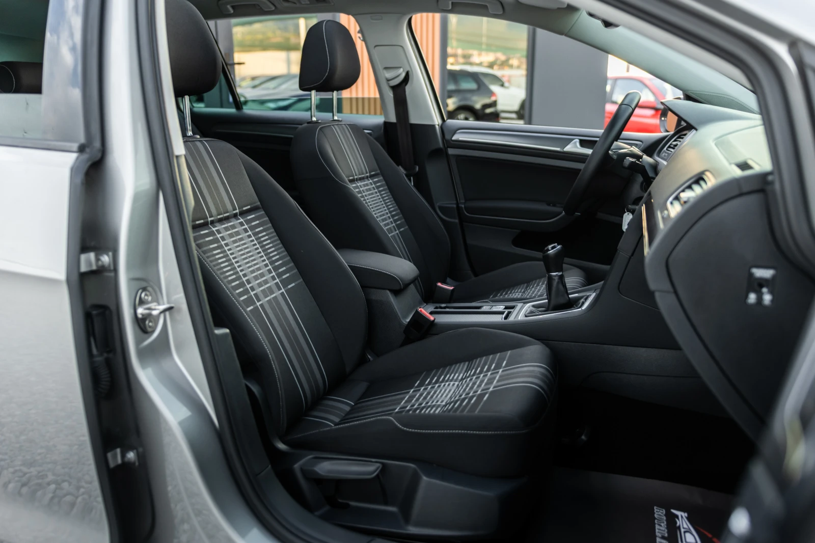 VW Golf VII::4Motion::Lounge::6ск, снимка 13 - Автомобили и джипове - 55981307