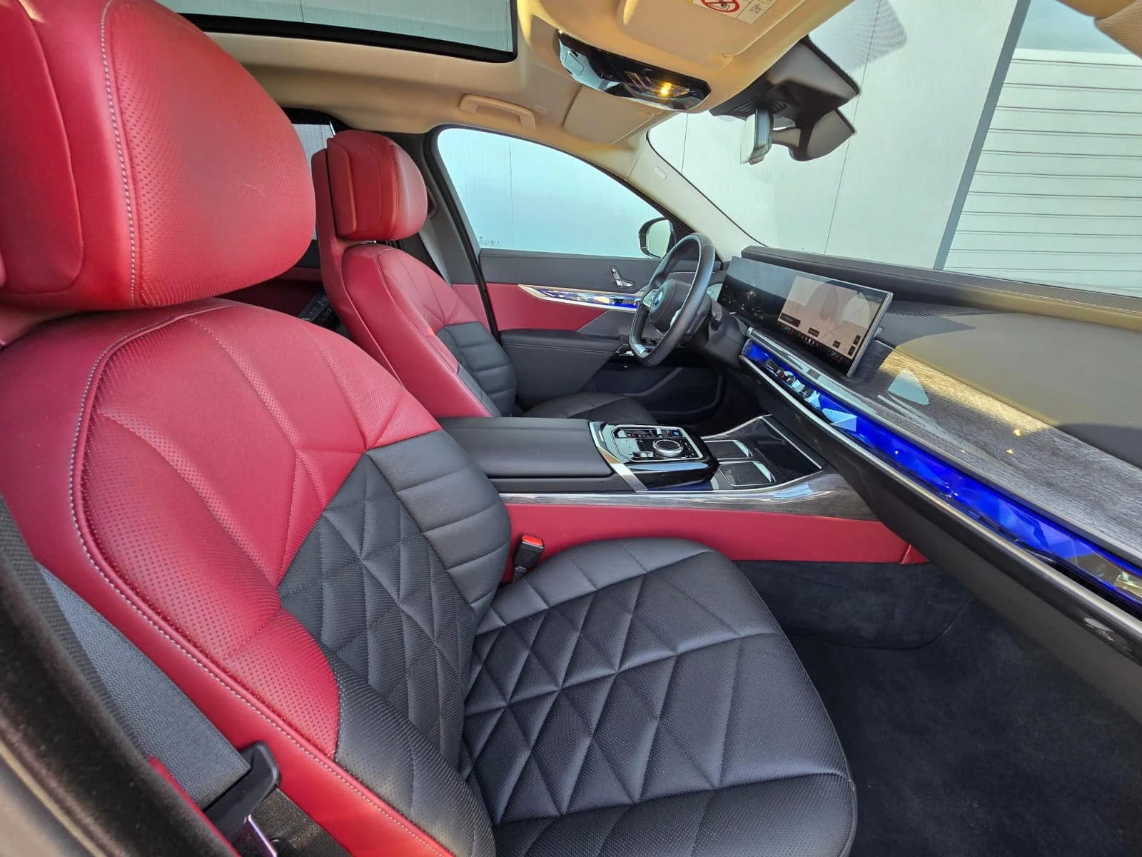 BMW i7 eDRIVE50/PANO/360/HUD/ICONIC GLOW/ | Mobile.bg � ����������� 11