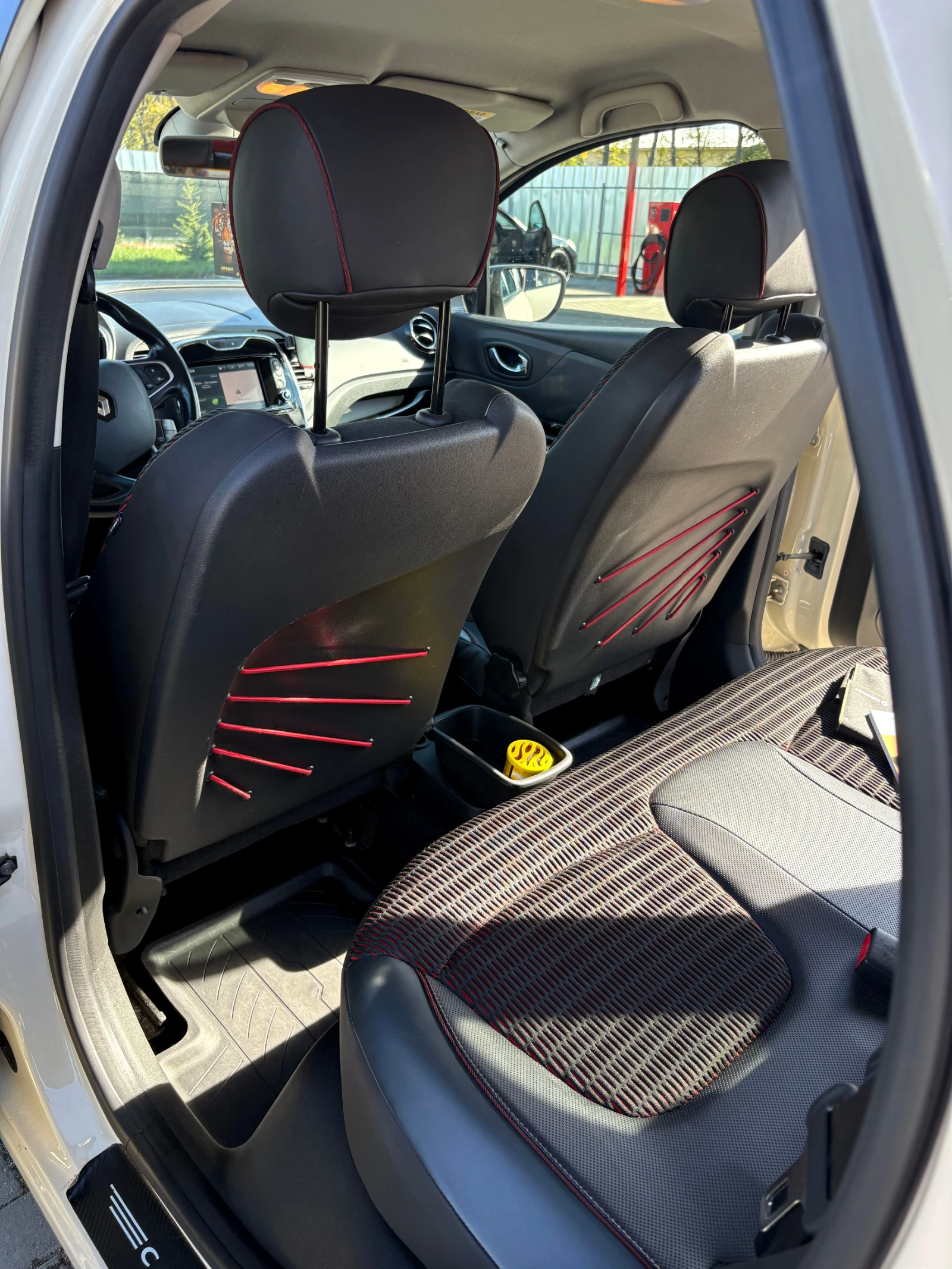Renault Captur Xmod 1.5 dCi 110 к.с., снимка 12 - Автомобили и джипове - 56653913