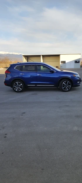     Nissan Rogue SL  - AWD