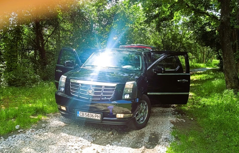 Cadillac Escalade, снимка 3 - Автомобили и джипове - 46931370