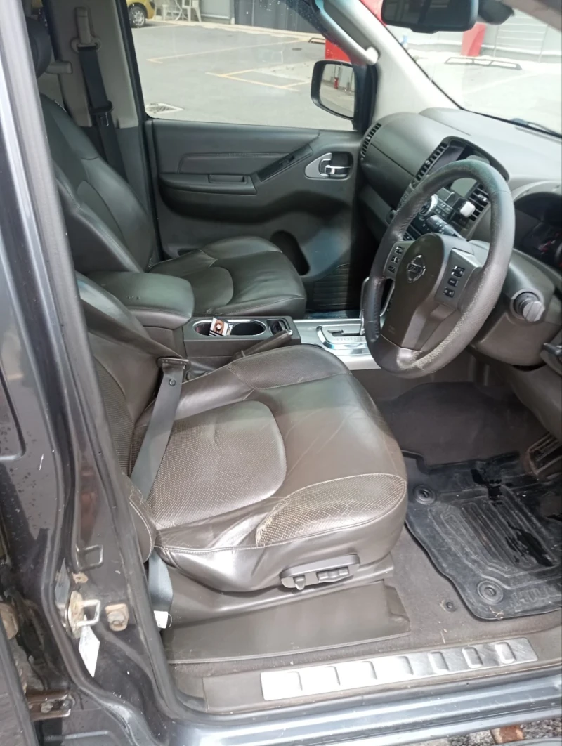 Nissan Navara Navara 2.5, снимка 14 - Автомобили и джипове - 47507191