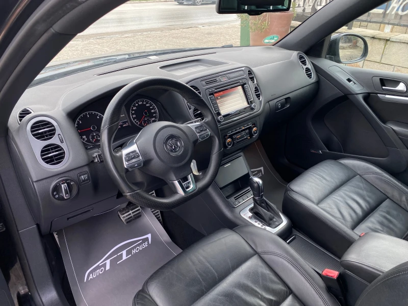 VW Tiguan R-Line* 2.0TDI* 4Motion* Pano* , снимка 8 - Автомобили и джипове - 53518936