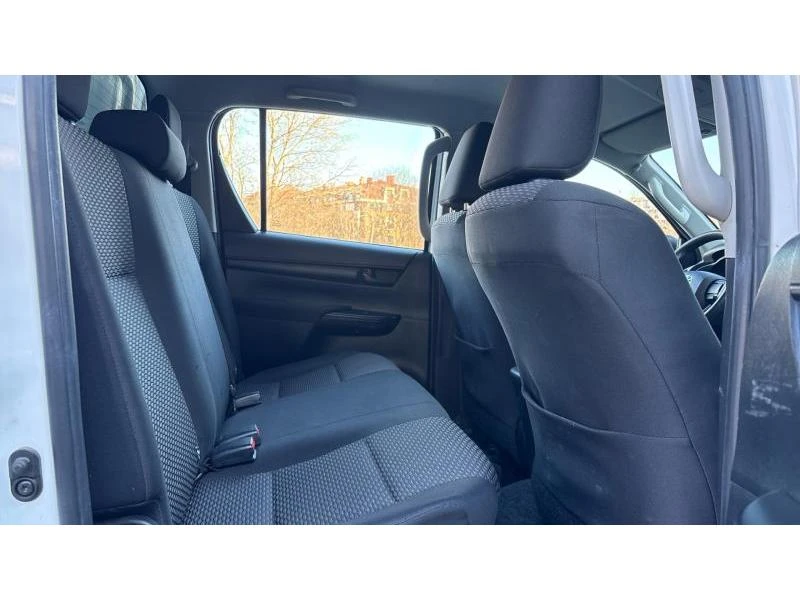 Toyota Hilux 2.4D 6MT 4X4 COMFORT LHD - изображение 7