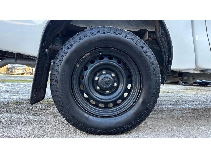 Toyota Hilux 2.4D 6MT 4X4 COMFORT LHD, снимка 16 - Автомобили и джипове - 53119700
