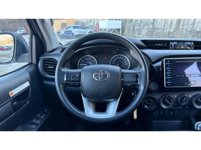 Toyota Hilux 2.4D 6MT 4X4 COMFORT LHD - изображение 9