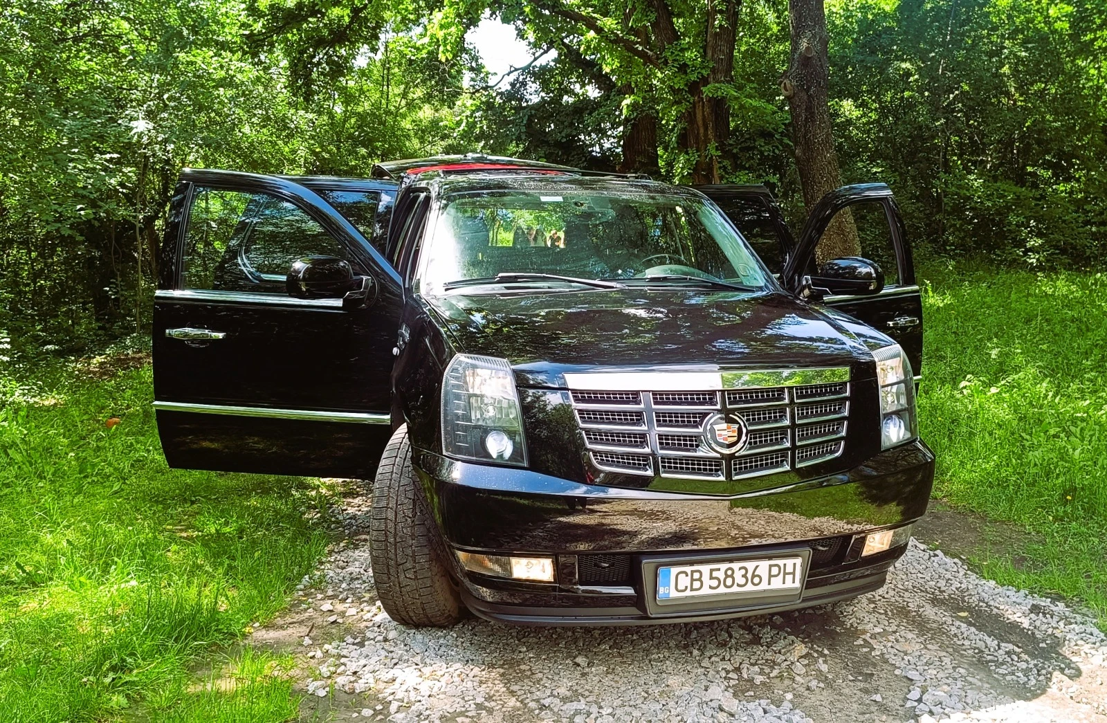 Cadillac Escalade  - изображение 2