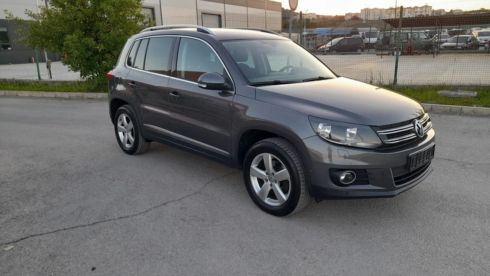 VW Tiguan 2.0  TDI - AVTOMAT  - изображение 7