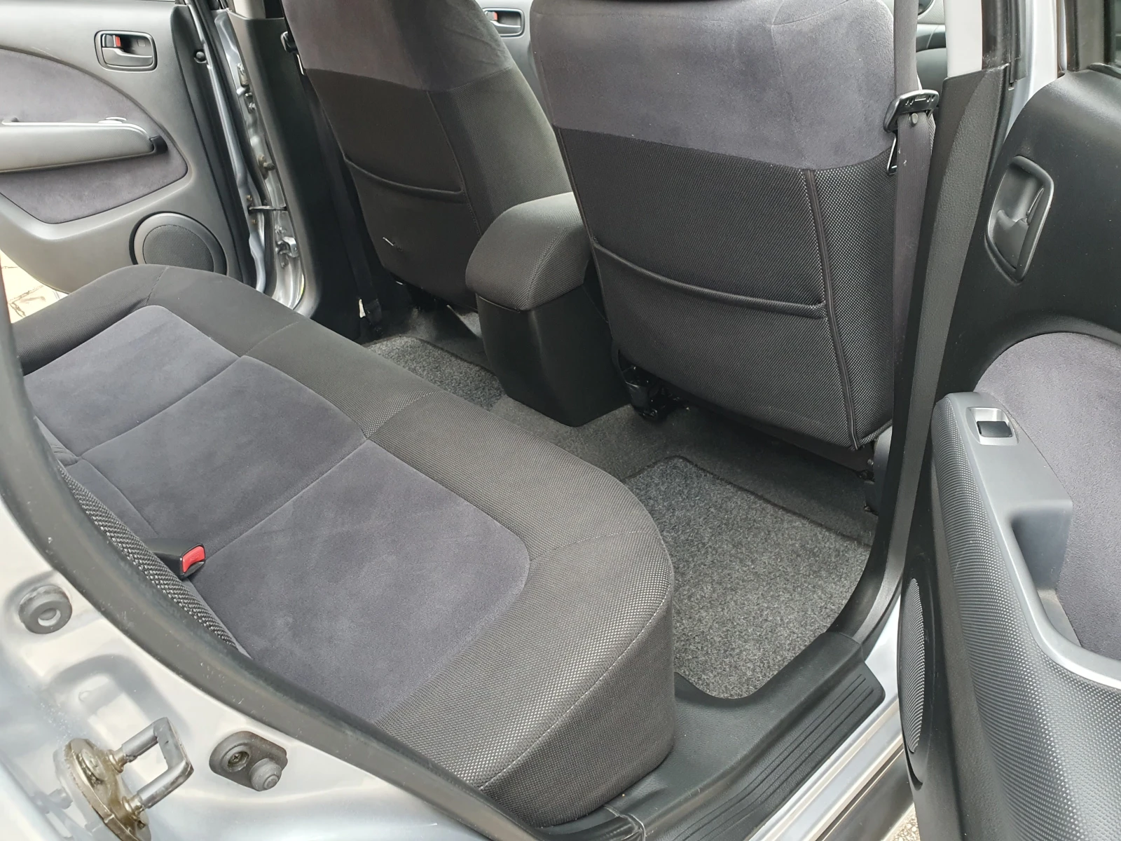 Mitsubishi Outlander 2.0i / | Mobile.bg   13