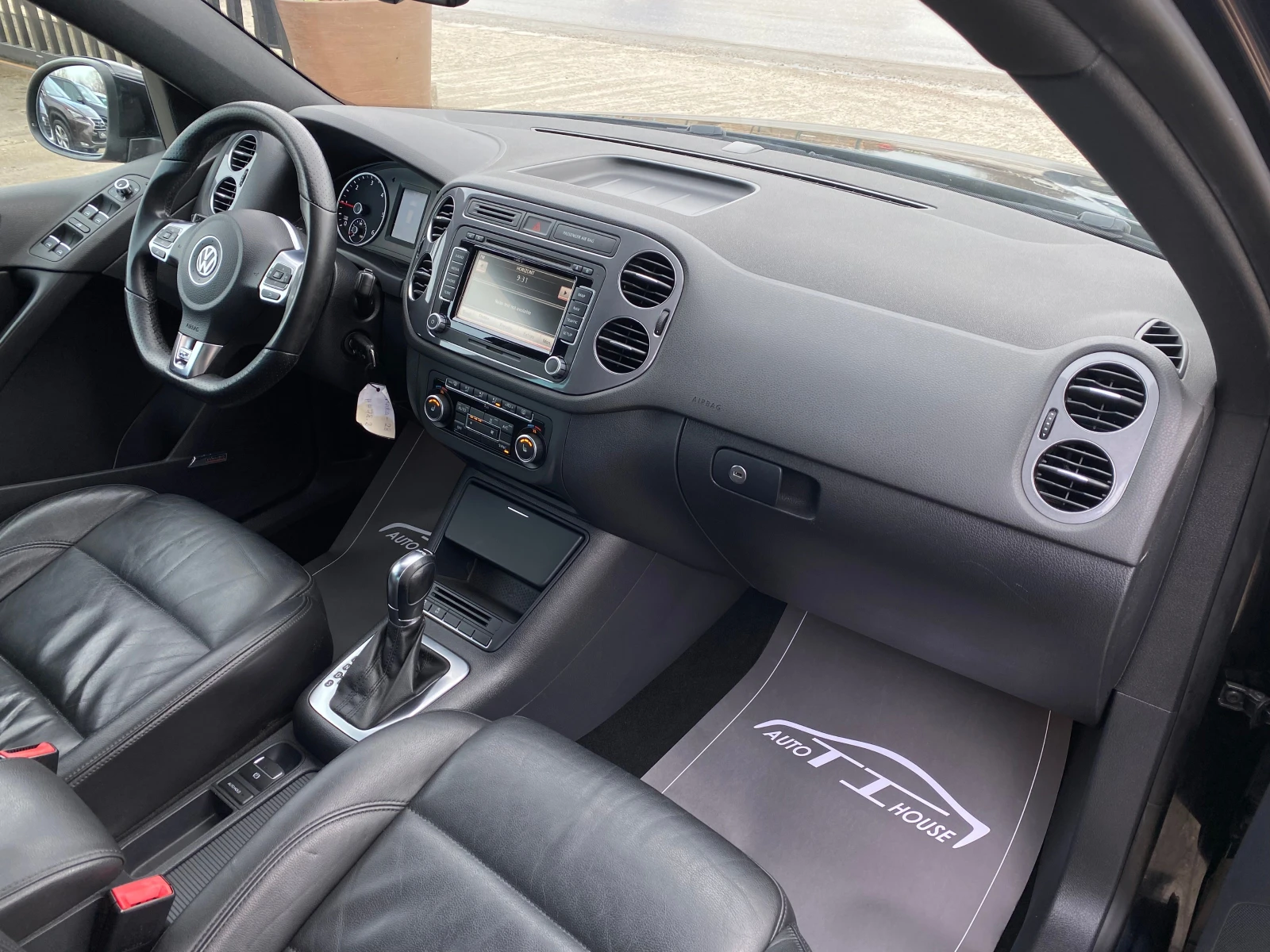 VW Tiguan R-Line* 2.0TDI* 4Motion* Pano*  - изображение 10