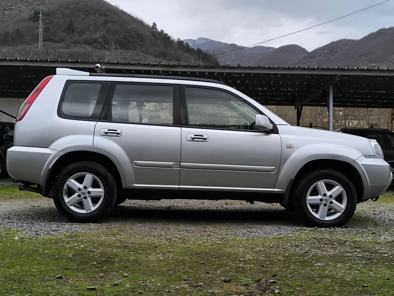 Nissan X-trail 2.2DCI-136кс-4х4-6 скорости-КЛИМАТИК-ТОП СЪСТОЯНИЕ, снимка 2 - Автомобили и джипове - 53977680