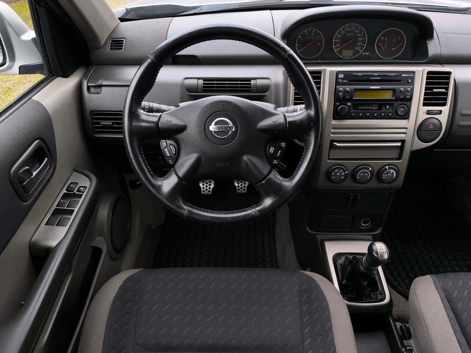 Nissan X-trail 2.2DCI-136кс-4х4-6 скорости-КЛИМАТИК-ТОП СЪСТОЯНИЕ, снимка 11 - Автомобили и джипове - 53977680