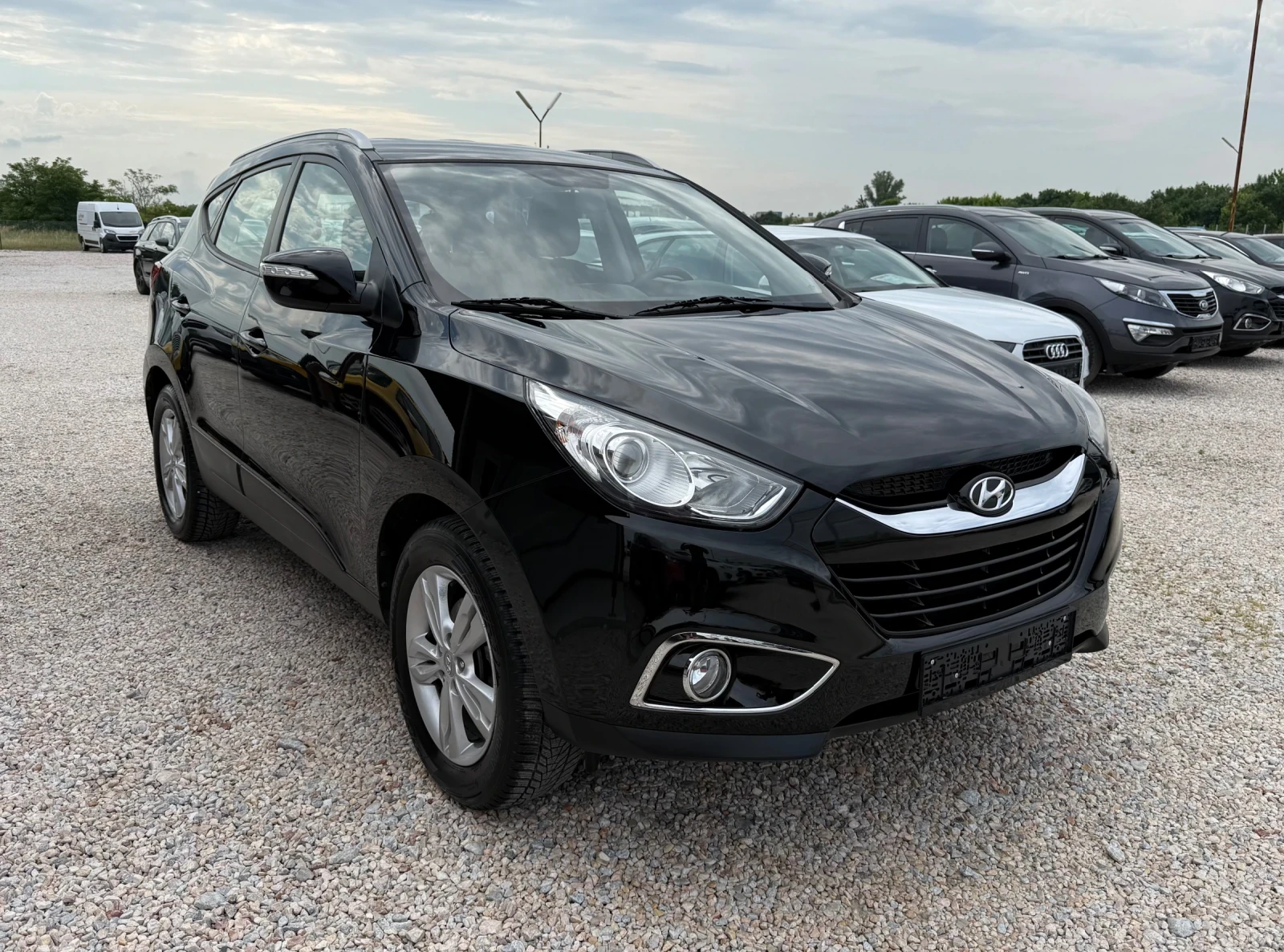 Hyundai IX35 1.6i* 135k.c* NAVI* TOP, снимка 2 - Автомобили и джипове - 54776954