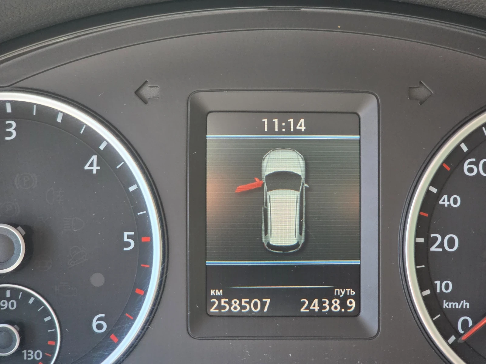 VW Tiguan, снимка 5 - Автомобили и джипове - 54839521