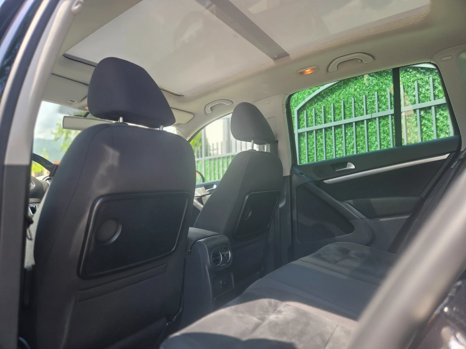 VW Tiguan, снимка 8 - Автомобили и джипове - 54839521