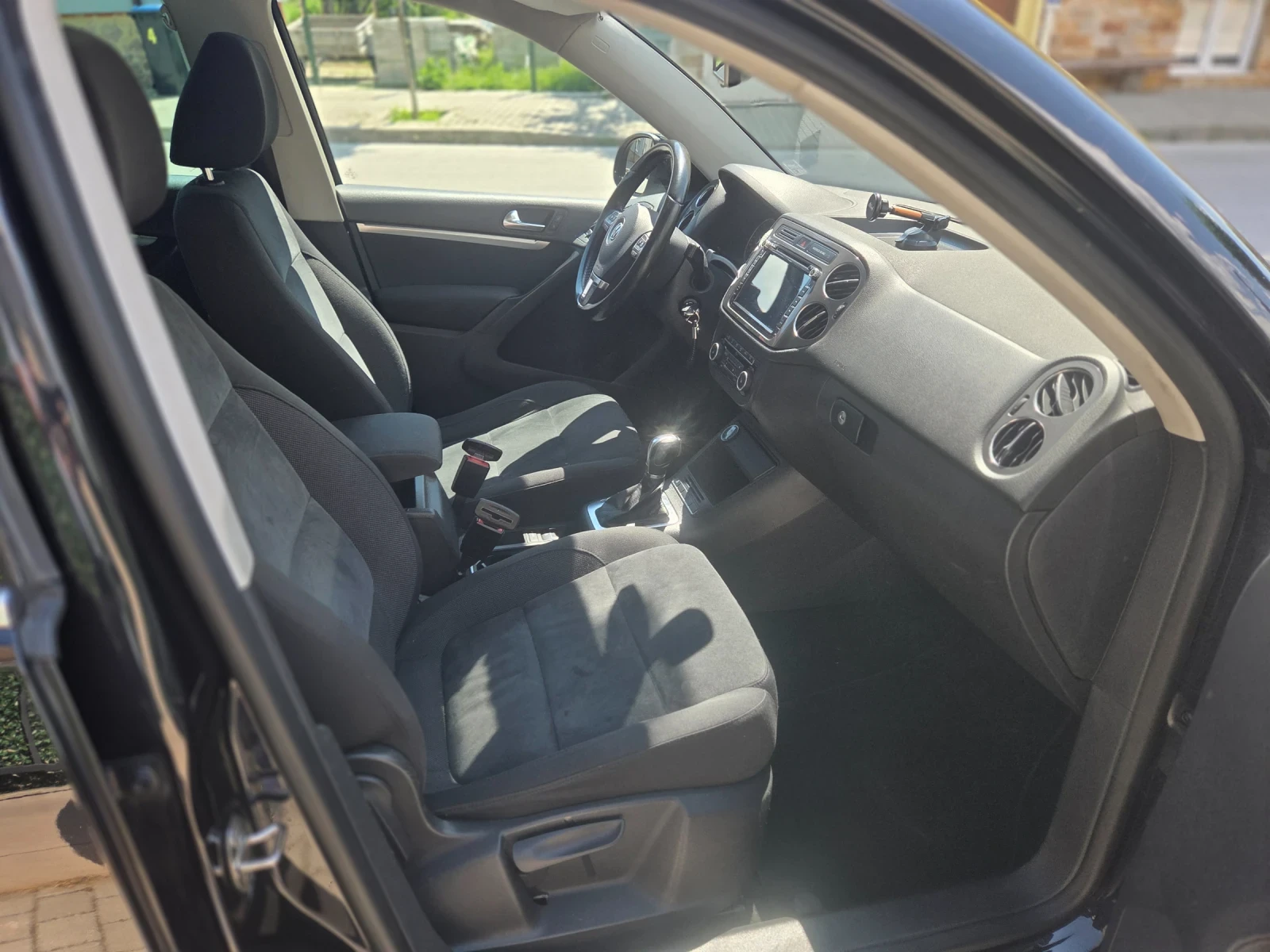 VW Tiguan, снимка 11 - Автомобили и джипове - 54839521