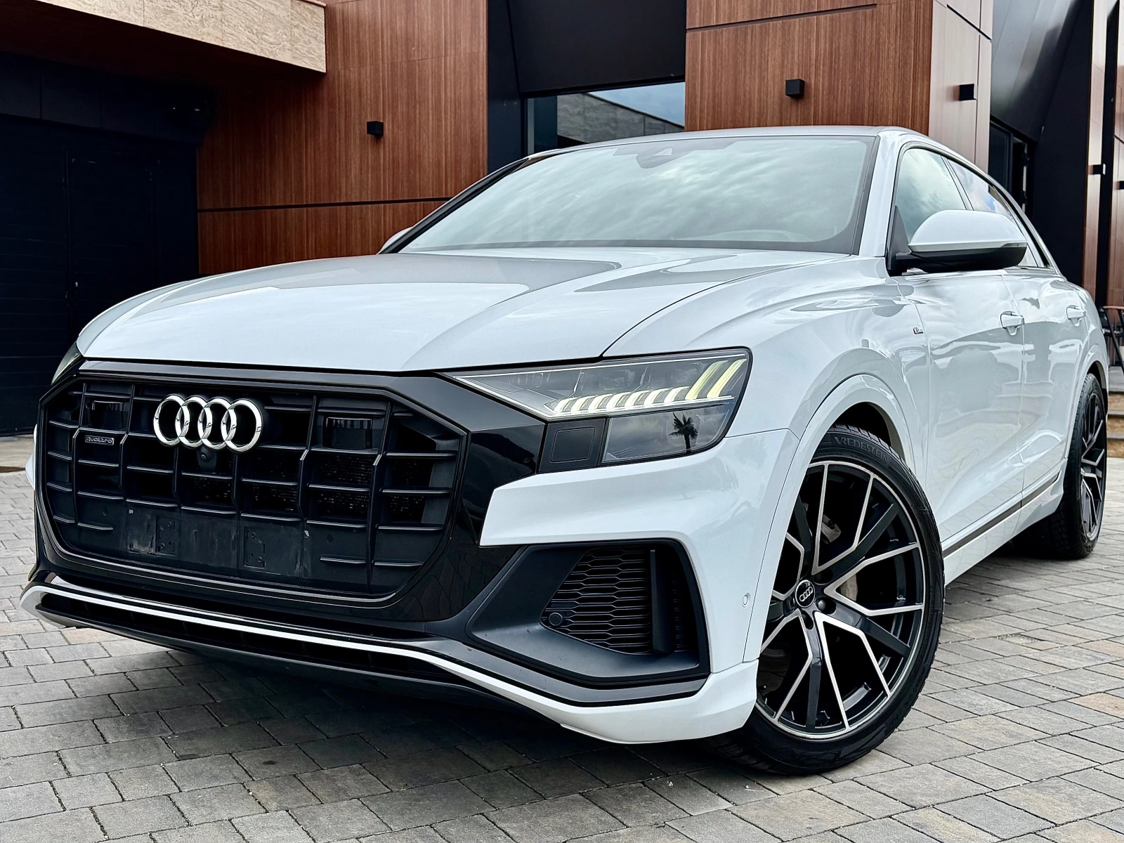 Audi Q8 50TDI S-line #VAKUM#B&O#Cam360#DISTR#KeyLes#MEMORY