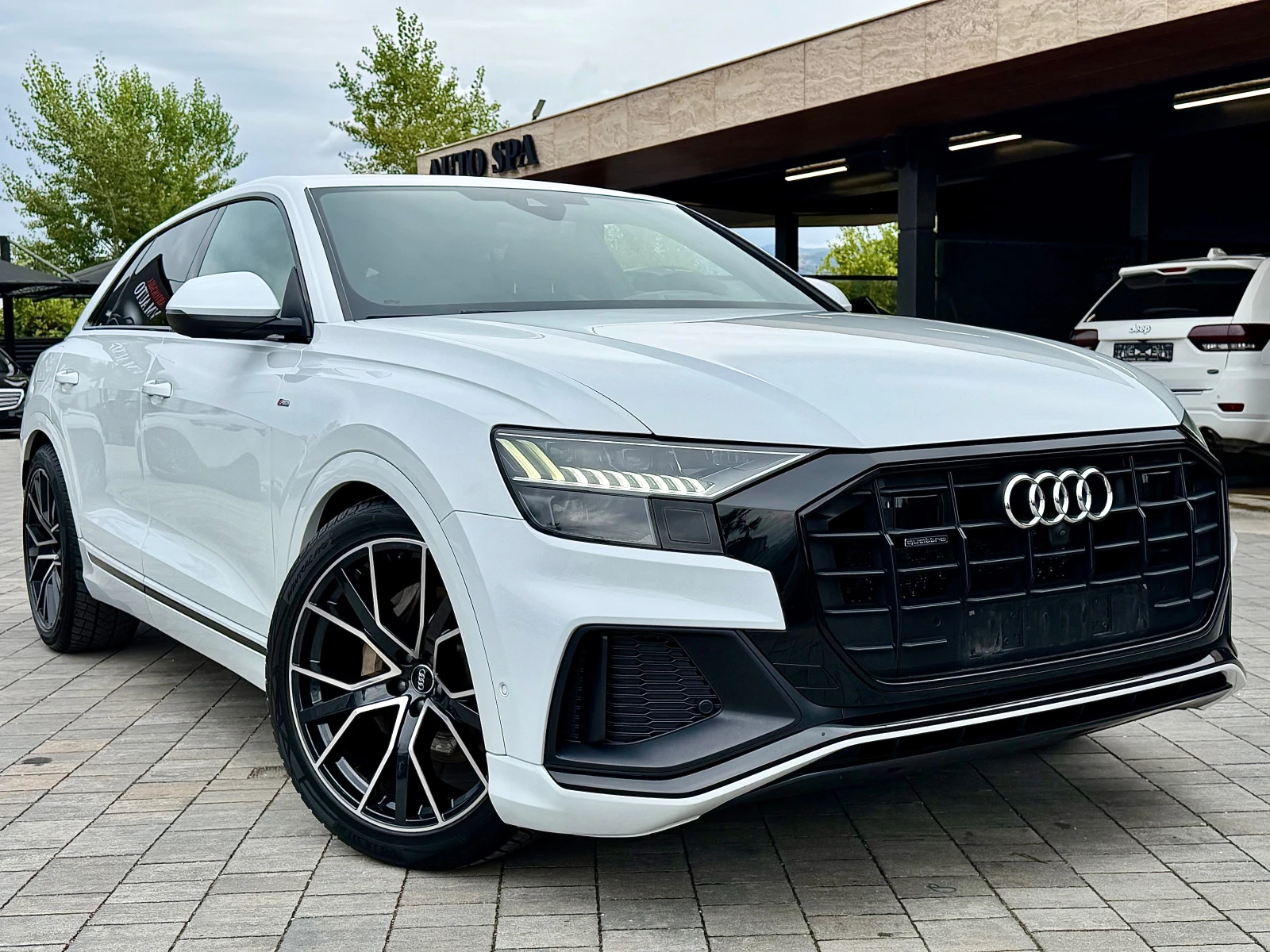 Audi Q8 50TDI S-line #VAKUM#B&O#Cam360#DISTR#KeyLes#MEMORY, снимка 3 - Автомобили и джипове - 56276070