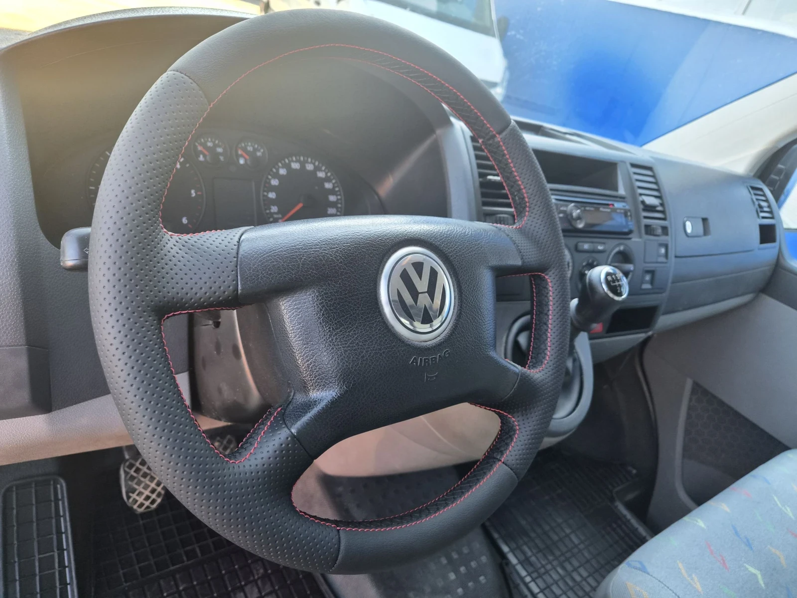 VW Transporter 1.9tdi Maxxi -el.vrata, снимка 9 - Бусове и автобуси - 54320986