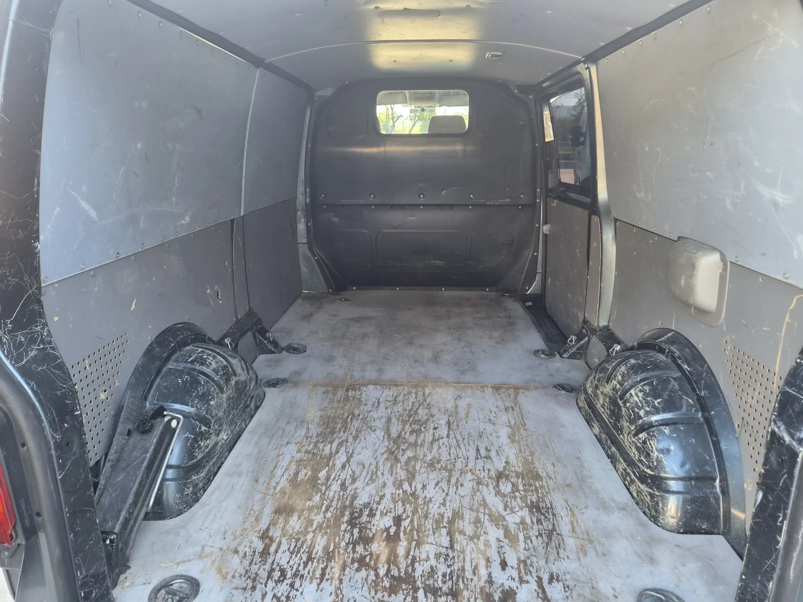 VW Transporter 1.9tdi Maxxi -el.vrata, снимка 14 - Бусове и автобуси - 54320986