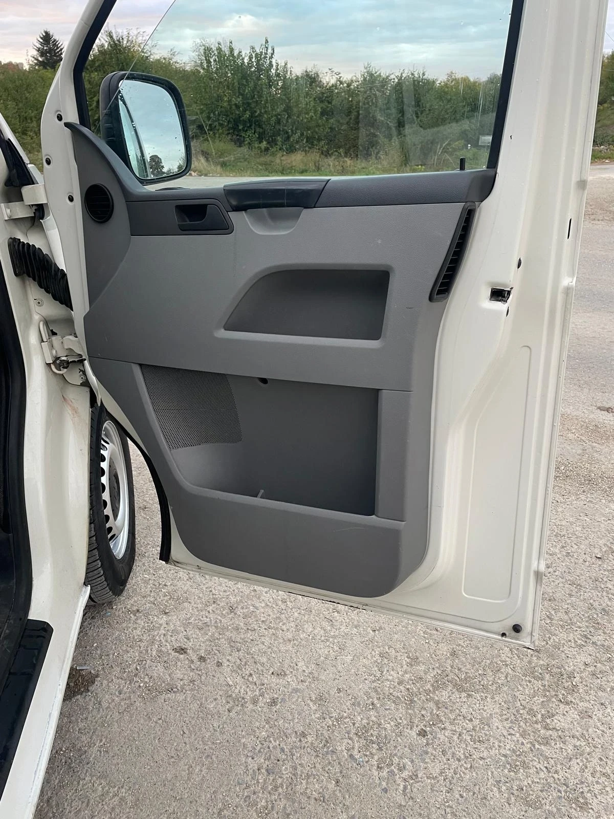 VW T5 2, 5. 131 КС, снимка 9 - Бусове и автобуси - 56569190
