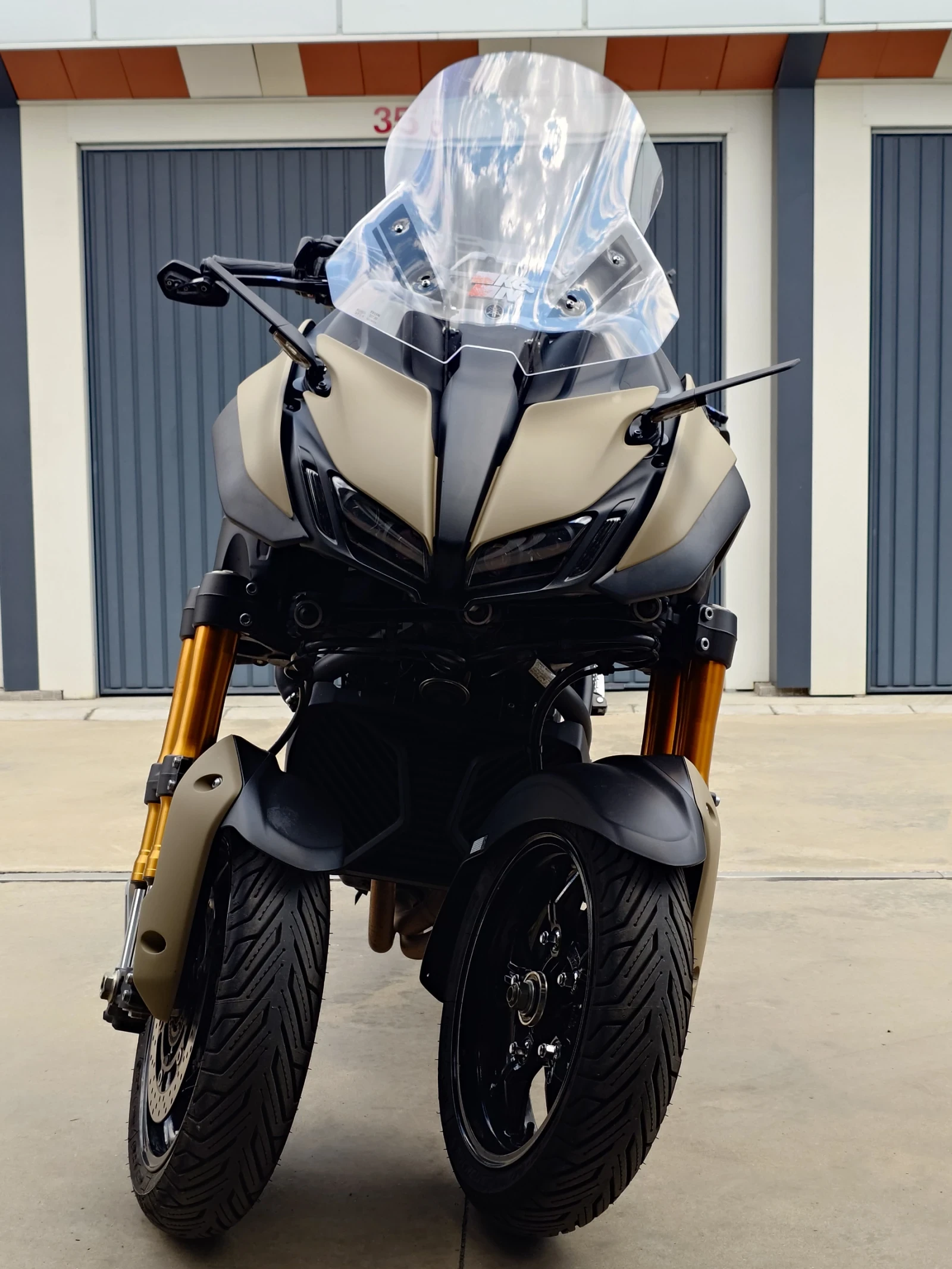 Yamaha Mt-09 Niken GT