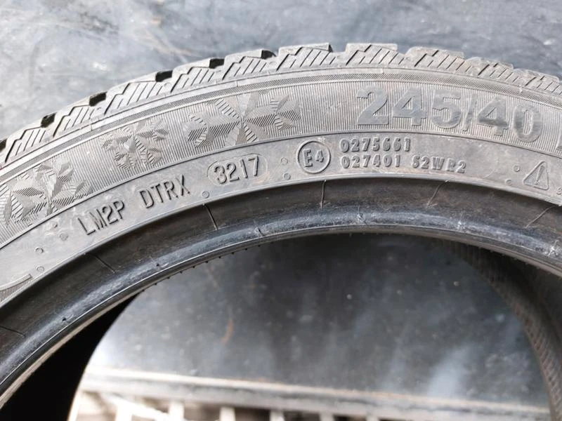 Гуми Зимни 245/40R18, снимка 6 - Гуми и джанти - 36675513