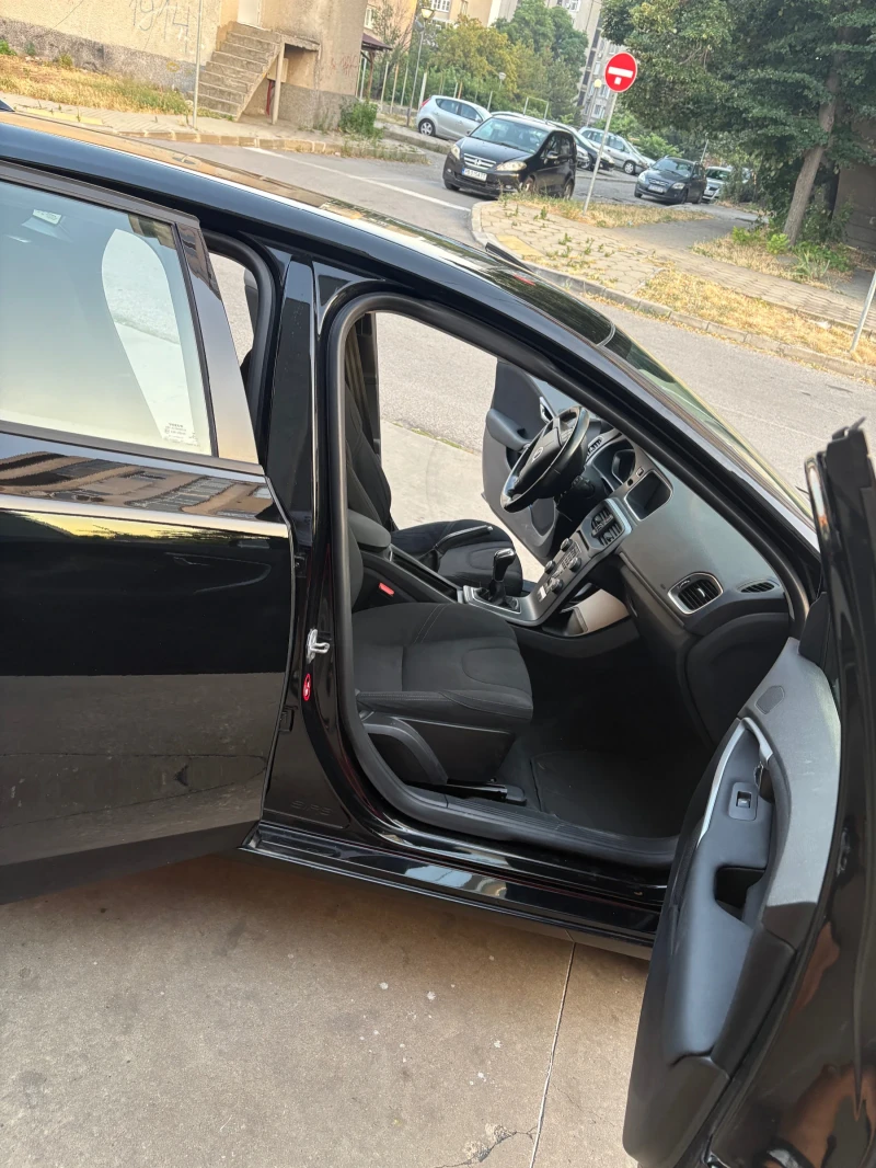 Volvo V40 D2 1, 6hdi 115hp 132, 000KM , снимка 7 - Автомобили и джипове - 52382402