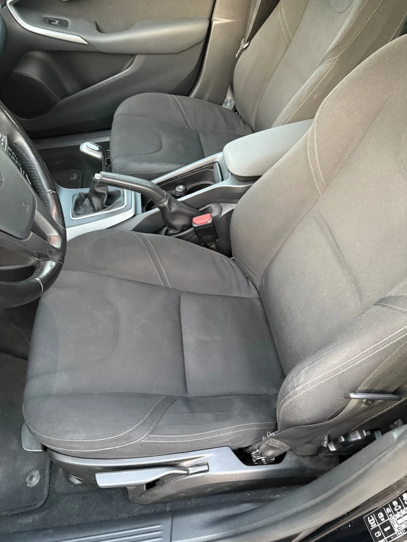 Volvo V40 D2 1, 6hdi 115hp 132, 000KM , снимка 13 - Автомобили и джипове - 52382402